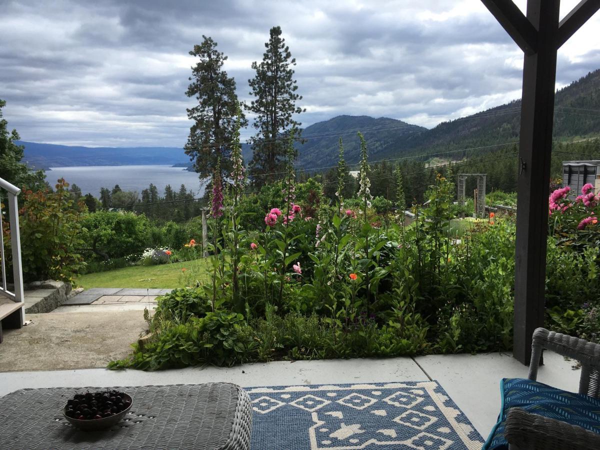 Lakeview Gardens B&B Peachland Exteriér fotografie